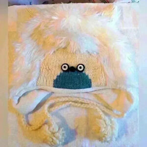 Y2K Discontinued Delux Yuki The Yeti White Wool Blend Warm Winter Beanie Hat Cap